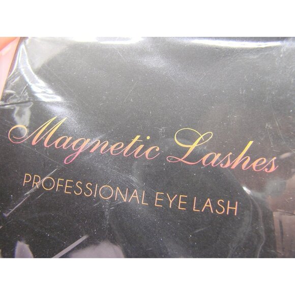 NEW Professional Magnetic Eye Lashes Style L02 No Glue Needed Natural New in Pkg - Picture 2 of 9